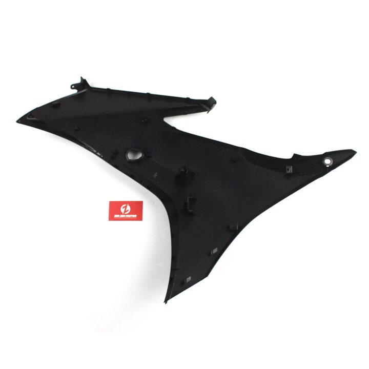 Cánh Yếm Phải Đen Bóng - GSX R150