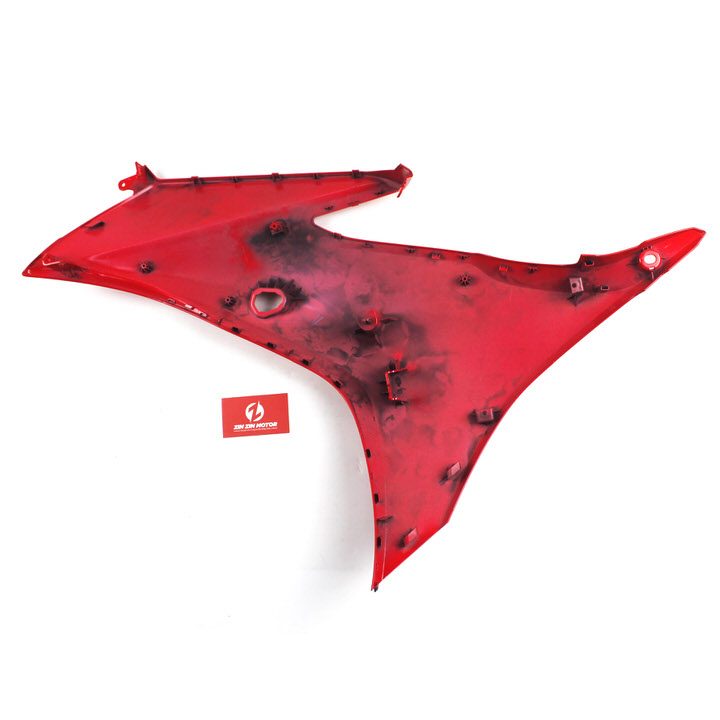 Cánh Yếm Phải Đỏ - GSX R150