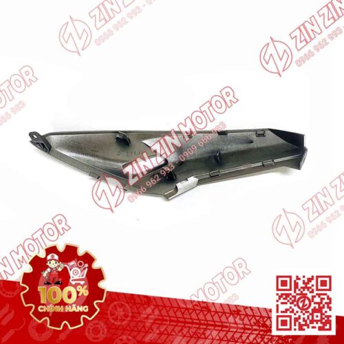 Alternative view of Ốp Gác Chân Phải Vario 160 K2S, Click 160 Bạc