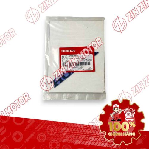 Alternative view of TEM CHỮ HONDA DÁN CÁNH YẾM TRONG WAVE ALPHA 2024 2025 110MM CHỮ ĐEN NỀN XANH 86101K89VD0ZB CHÍNH HÃNG
