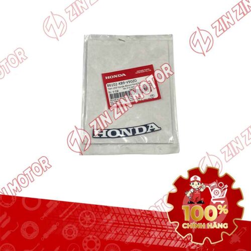 Alternative view of TEM CHỮ HONDA MẶT NẠ WAVE ALPHA 2024 2025 85MM BẠC NỀN ĐEN 86102K89V90ZD CHÍNH HÃNG